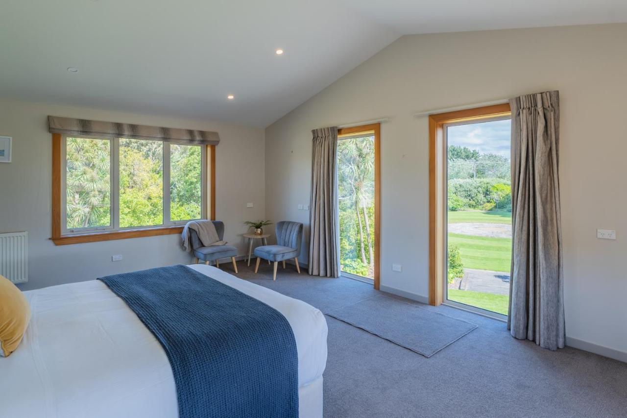 Anam Cara Gardens Luxury Villa Private Bedrooms And Ensuite Bathrooms Sleeps 9 Otaki Extérieur photo