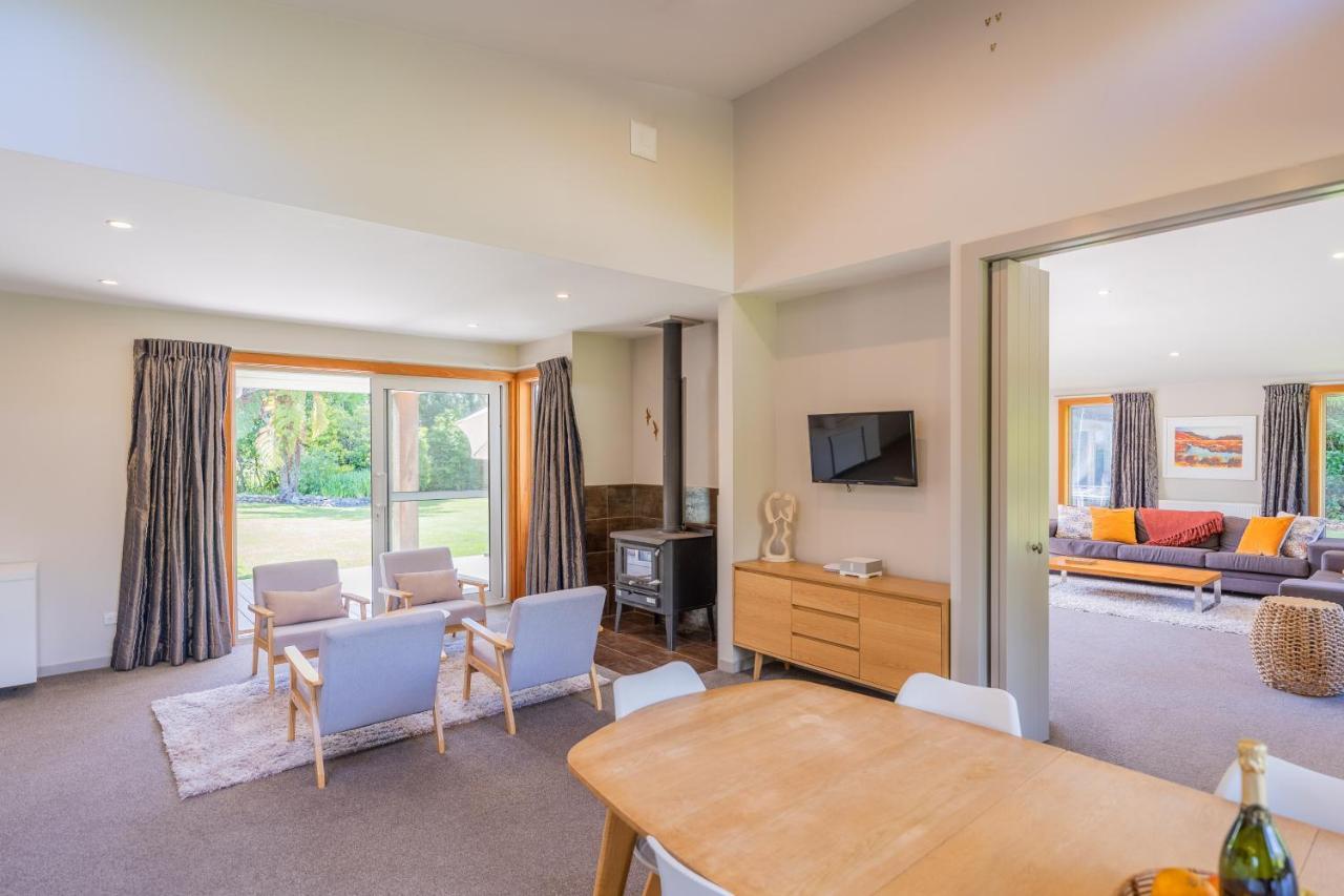 Anam Cara Gardens Luxury Villa Private Bedrooms And Ensuite Bathrooms Sleeps 9 Otaki Extérieur photo