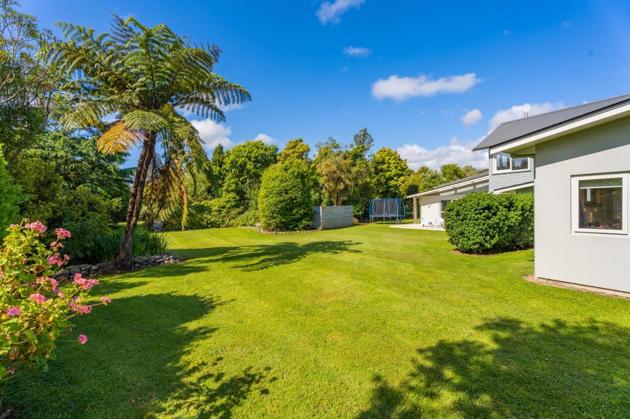 Anam Cara Gardens Luxury Villa Private Bedrooms And Ensuite Bathrooms Sleeps 9 Otaki Extérieur photo